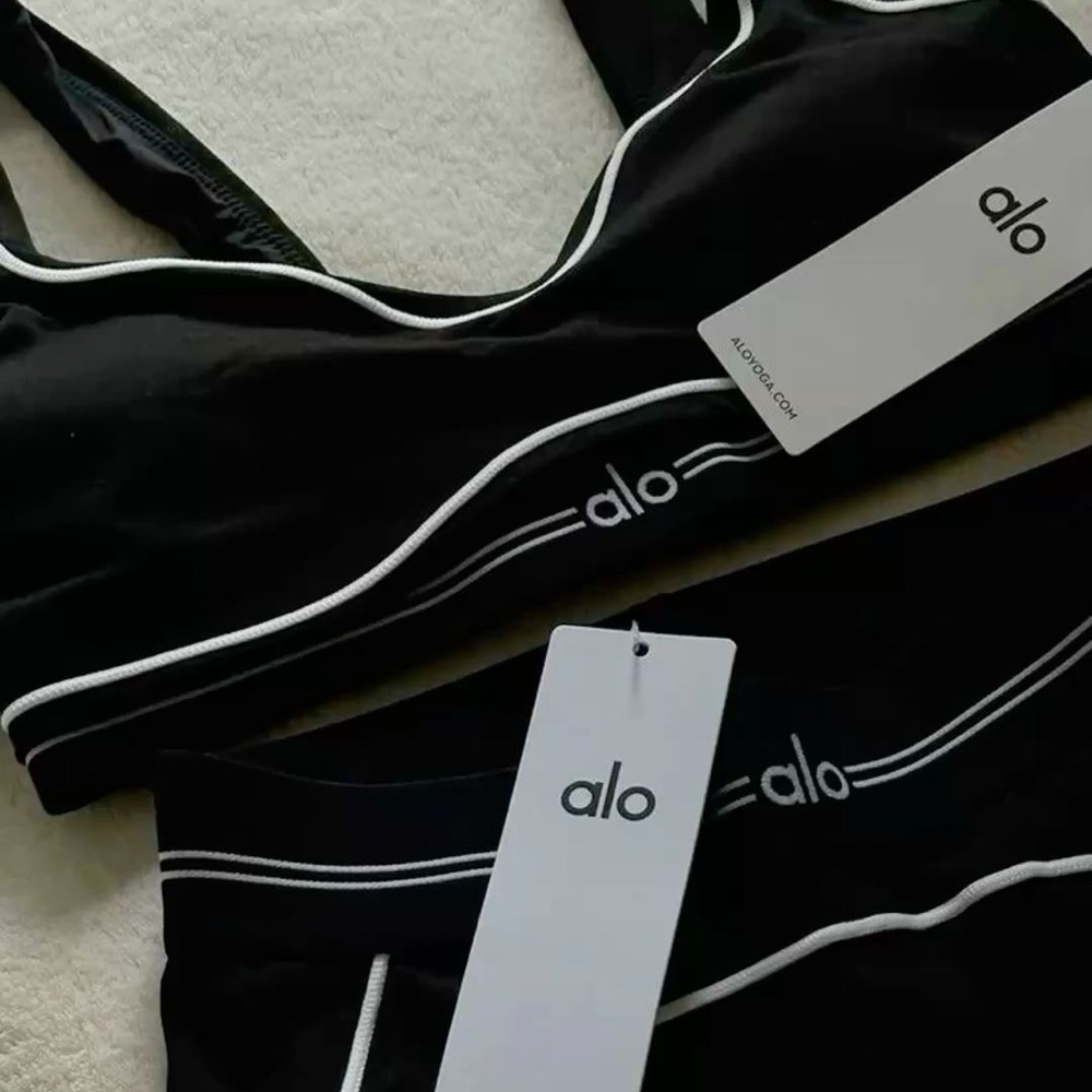 ALO Yoga Black Sports Bralette with White Piping
